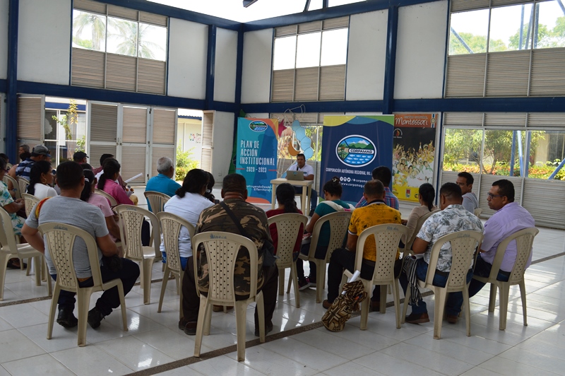 Imagen ciudadanos participantes de un taller del PAI 